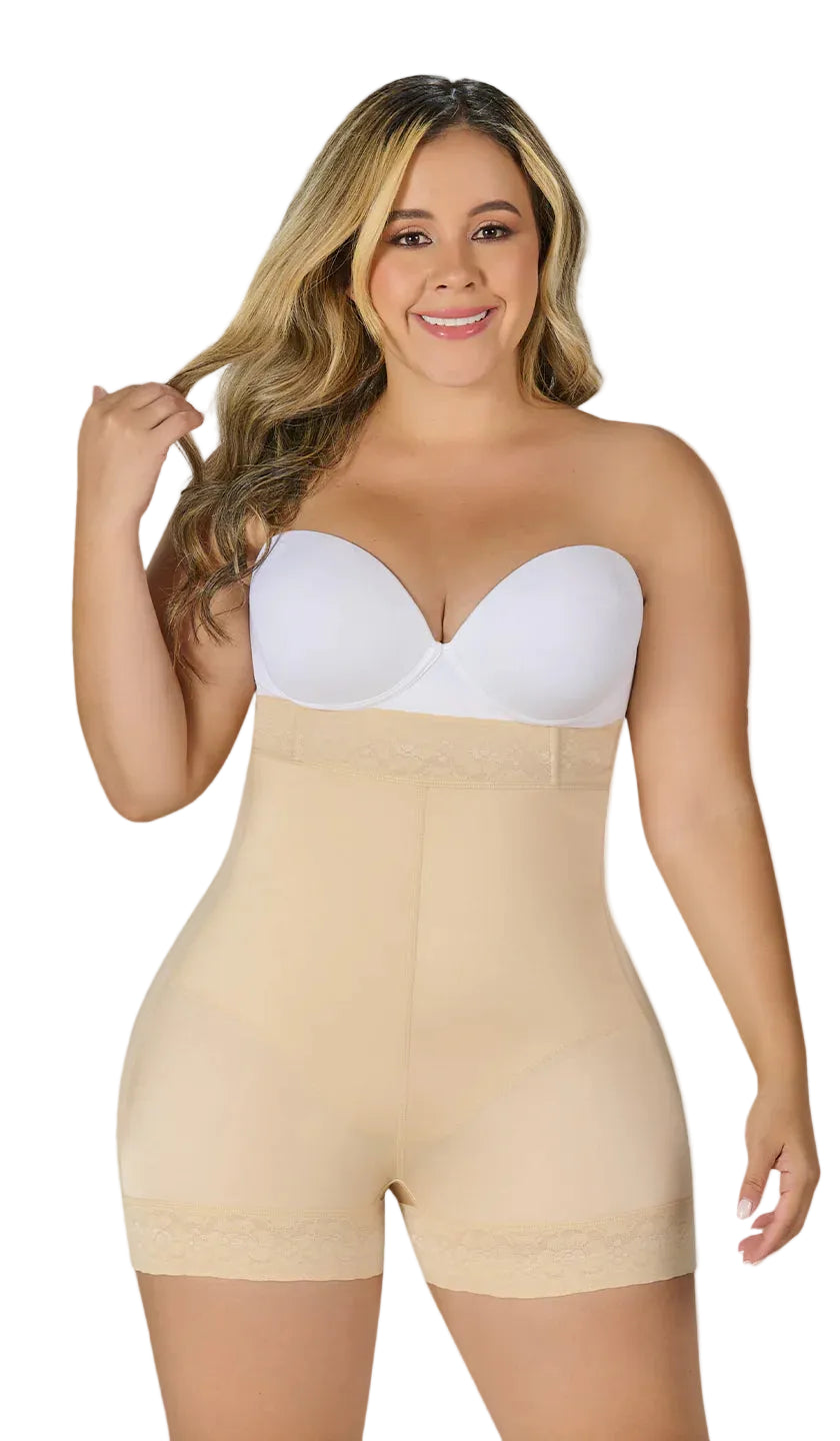 Short extra court, taille extra haute, avec renfort abdominal SXA0216 par Fajas M&amp;D®